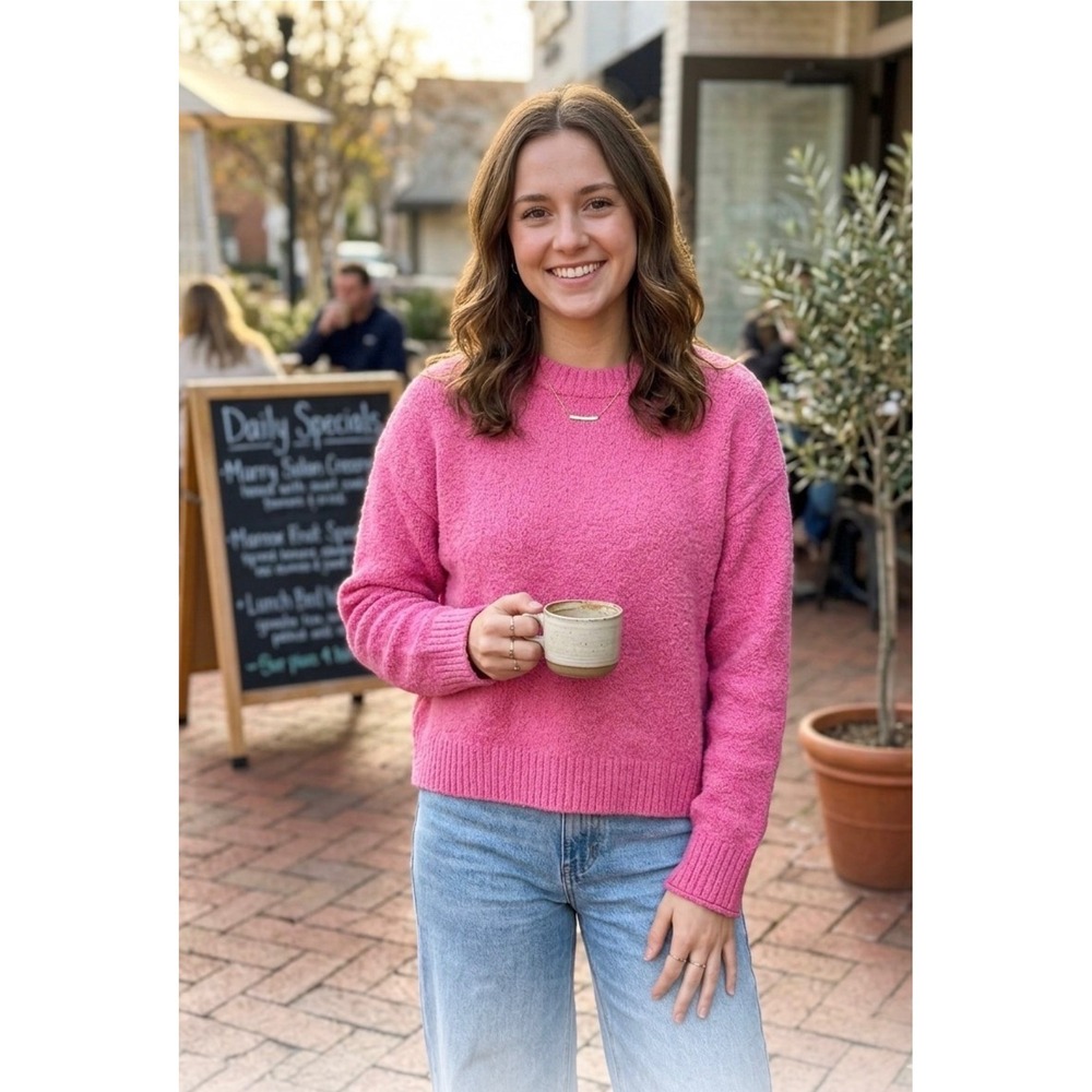 American Eagle Pink Crew Neck Fuzzy Knit Pullover Sweater Medium